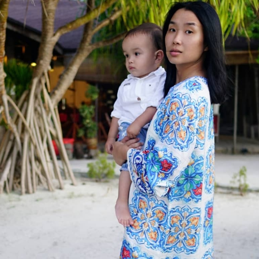 Meet your posher, Monique!